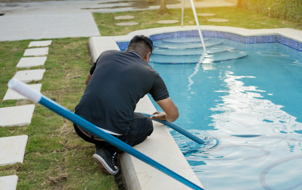 matériel entretien piscine